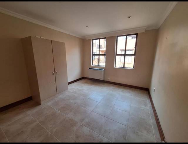 1 BEDROOM APARTMENT FOR SALE IN NEWLANDS